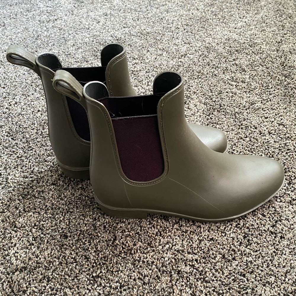 TARGET BOOTIES